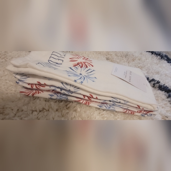 Rae Dunn "CELEBRATE" Set of 3 Kitchen Towels *Red White Blue* Fireworks - Picture 4 of 4